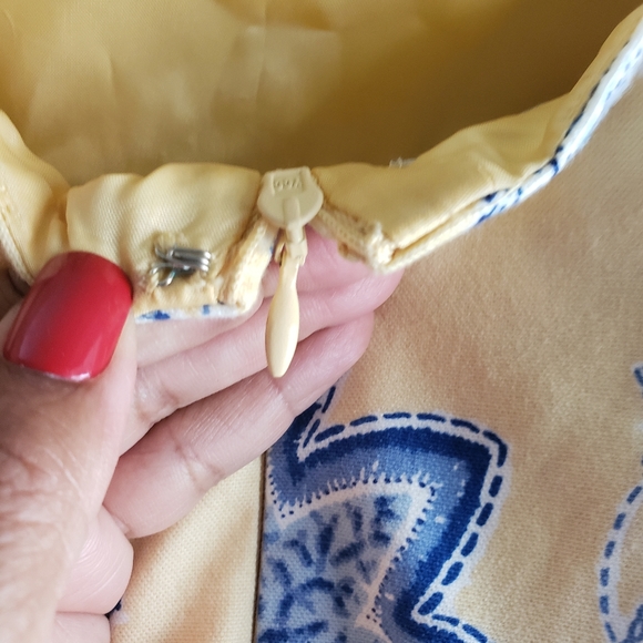 Maggy London embroidered Yellow floral design dress size 4 - Picture 7 of 13